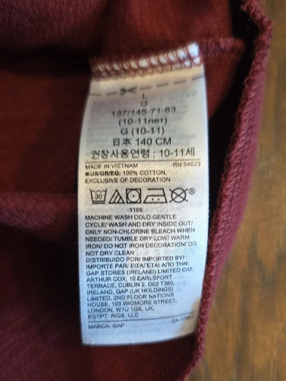 NWOT. GAP Long Sleeve Thermal Top - Maroon Size LARGE
